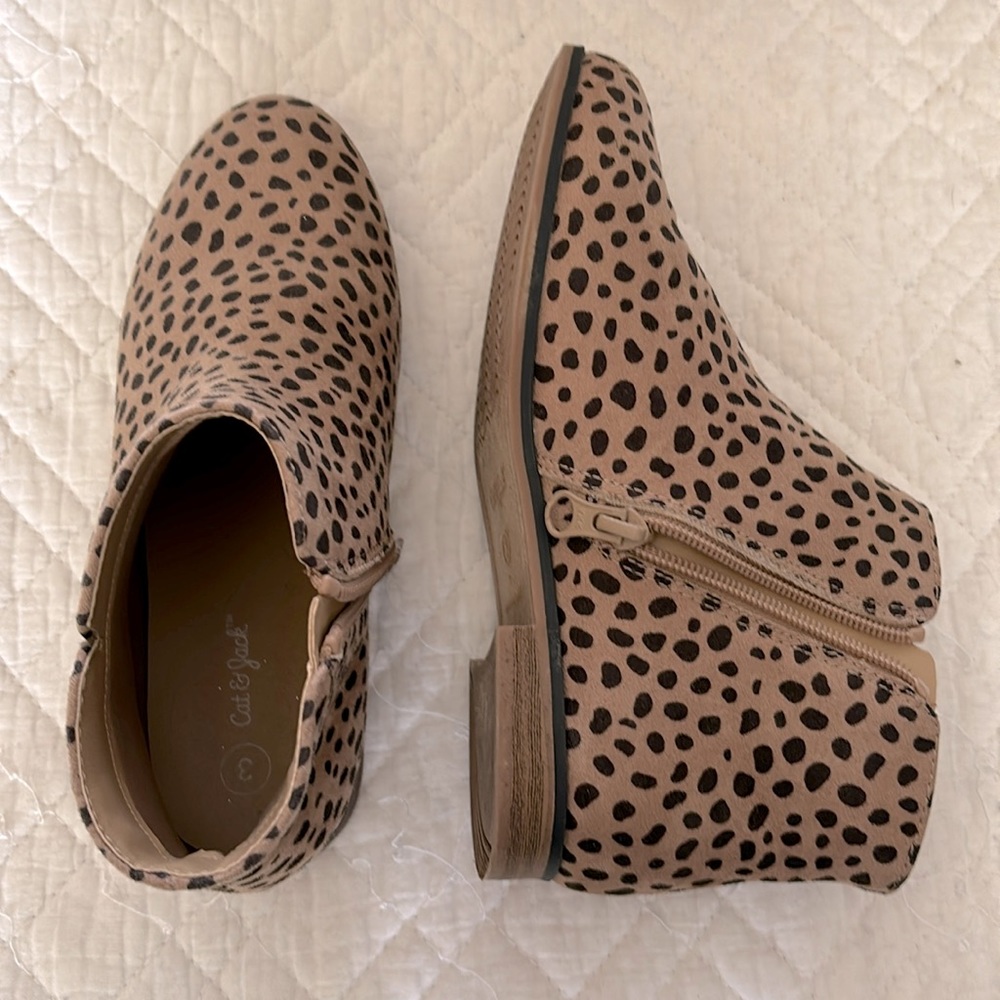 Leopard print ankle boots size 3. Like new! Worn once.